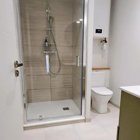 La porte Bleue - appartement juste rénové - très propre - grand confort - lumineux - calme - centre historique Apartamento *